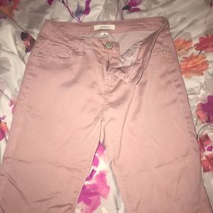 Light pink skinny jeans/ jeggings